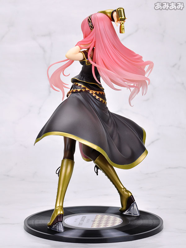 FIG-MOE-5417_03.jpg