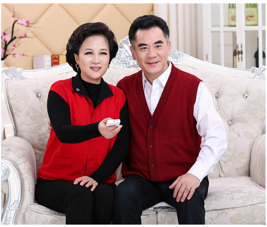 Mùa thu và mùa đông mới trung niên nam nữ len đan vest cashmere dày người yêu tải vest đỏ vest kích thước lớn áo dệt kim tay ngắn