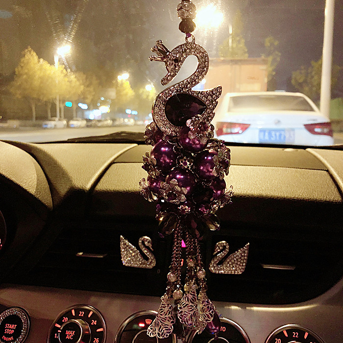 Insert Drilling Personality Creative Crystal Swanky Rear mirror car pendant Pendant Pendant in car Pendant Car Hanging Ornament Adornment