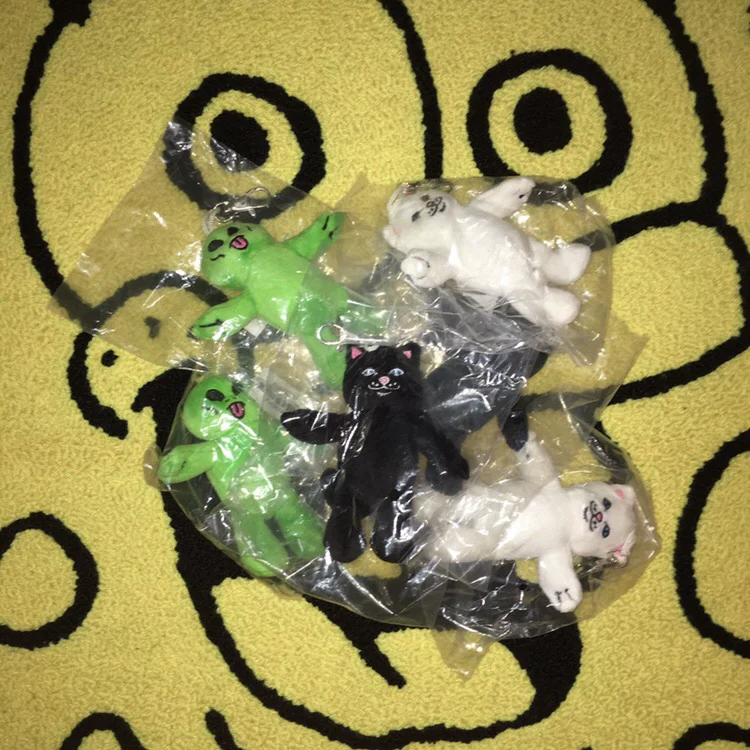 Новогодняя тематика средний палец кошачья кукла RIPNDIP LORD NERMAL брелок стильный