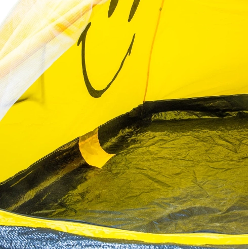 Цзянгоу продает только подлинную палатку на китайском рынке, кемпинговую двойную палатку со смайликом, Оуян Нана