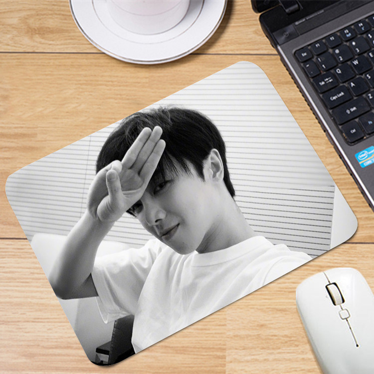 Huahua Huachenyu around the Martian star singer diy custom poster mouse pad alien shimmer aid