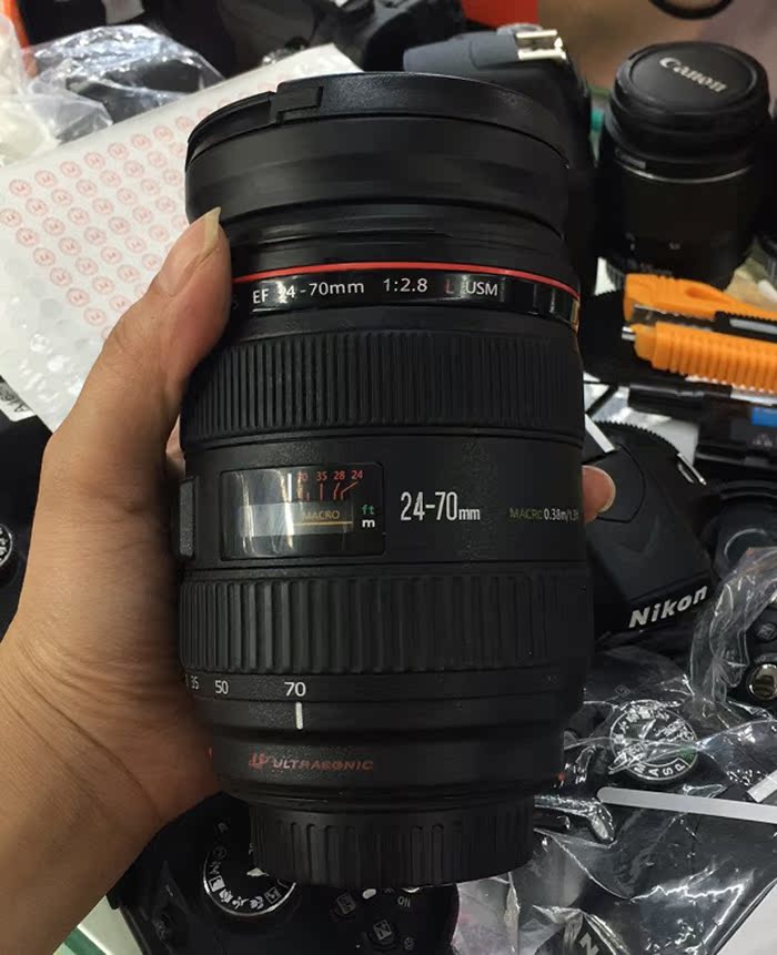 Giá trị tuyệt vời Canon 24-70mm f 2.8L USM Máy ảnh DSLR chống rung Canon 24-70 thế hệ