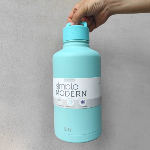 Из британской простой современной оригинальной 1,9 л. Негабаритная изоляция из нержавеющей стали и соломенная соломинка с холодной рука