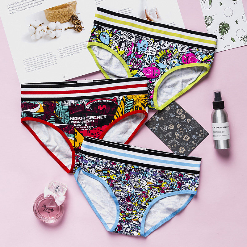 Personality Hip Hop Graffiti Print Fashion Briefs Lady Triangle Pants Pure Cotton Low Waist Comfort Full Cotton Fabric Cartoon