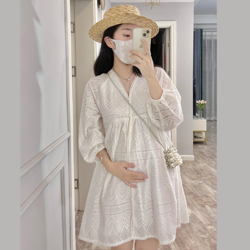 Summer Maternity V-Neck Lace Dress, Mid-Length White Babydoll Dress, Loose and Slimming for Pregnant Women, Elegant Style Summer Maternity V-Neck Lace Dress, Mid-Length White Babydoll Dress, Loose and Slimming for Pregnant Women, Elegant Style