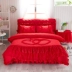 Red chúa Wedding gió gia đình bốn dày bedspread bông giường váy ren chăn đơn hoặc kép Wujiantao - Bộ đồ giường bốn mảnh bộ ga nệm Bộ đồ giường bốn mảnh