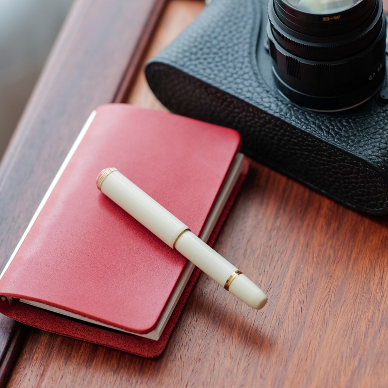 Montblanc Heritage Series Red and Black Special Edition Pocket Fountain Pen Coral Red Montblanc Heritage Series Red and Black Special Edition Pocket Fountain Pen Coral Red