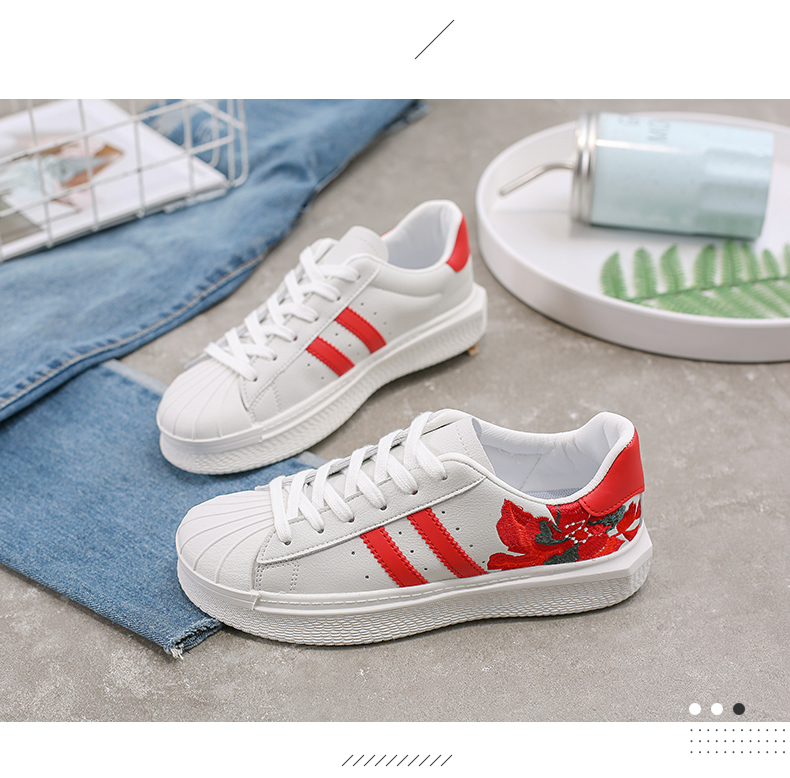Universal 2019 xuân mới thêu retro giày trắng hoang dã Phiên bản Hàn Quốc thấp giúp giày đế bệt nữ sinh bình thường - Giày cắt thấp giày vnxk