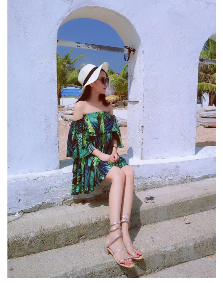 Mùa hè 2018 mới gia đình thân thiện với gia đình đầy đủ ba mẹ con gái đi biển đi du lịch biển đi biển quần áo trẻ em