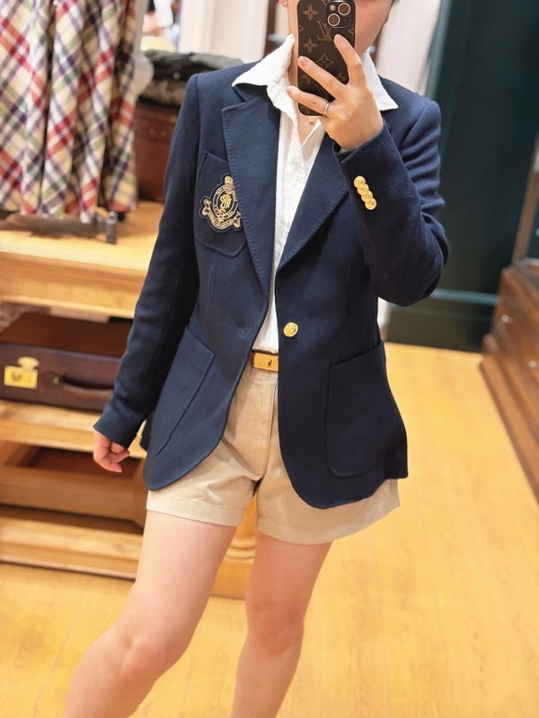 2025 New Women's Classic British Fashion Slim-Fit Blazer with Logo Embellishments, an Autumn Gift