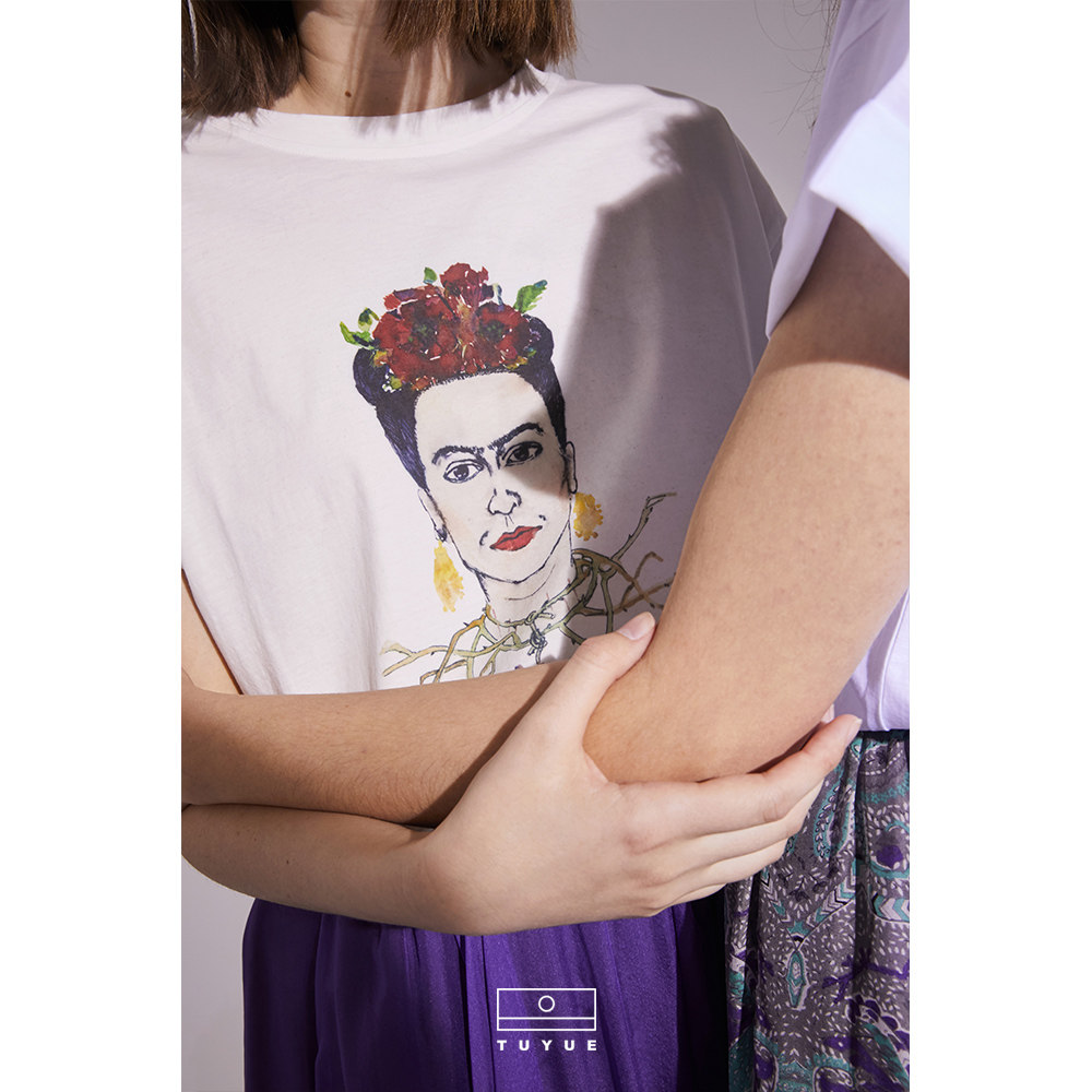 Painted moon original white high count silk light cotton T-shirt female short sleeve loose round collar pattern print Frida Art t