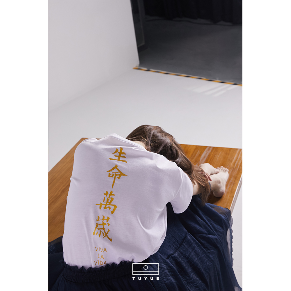 Painted moon designer original silk light cotton white T-shirt female short sleeve summer loose small round neckline number printed personality