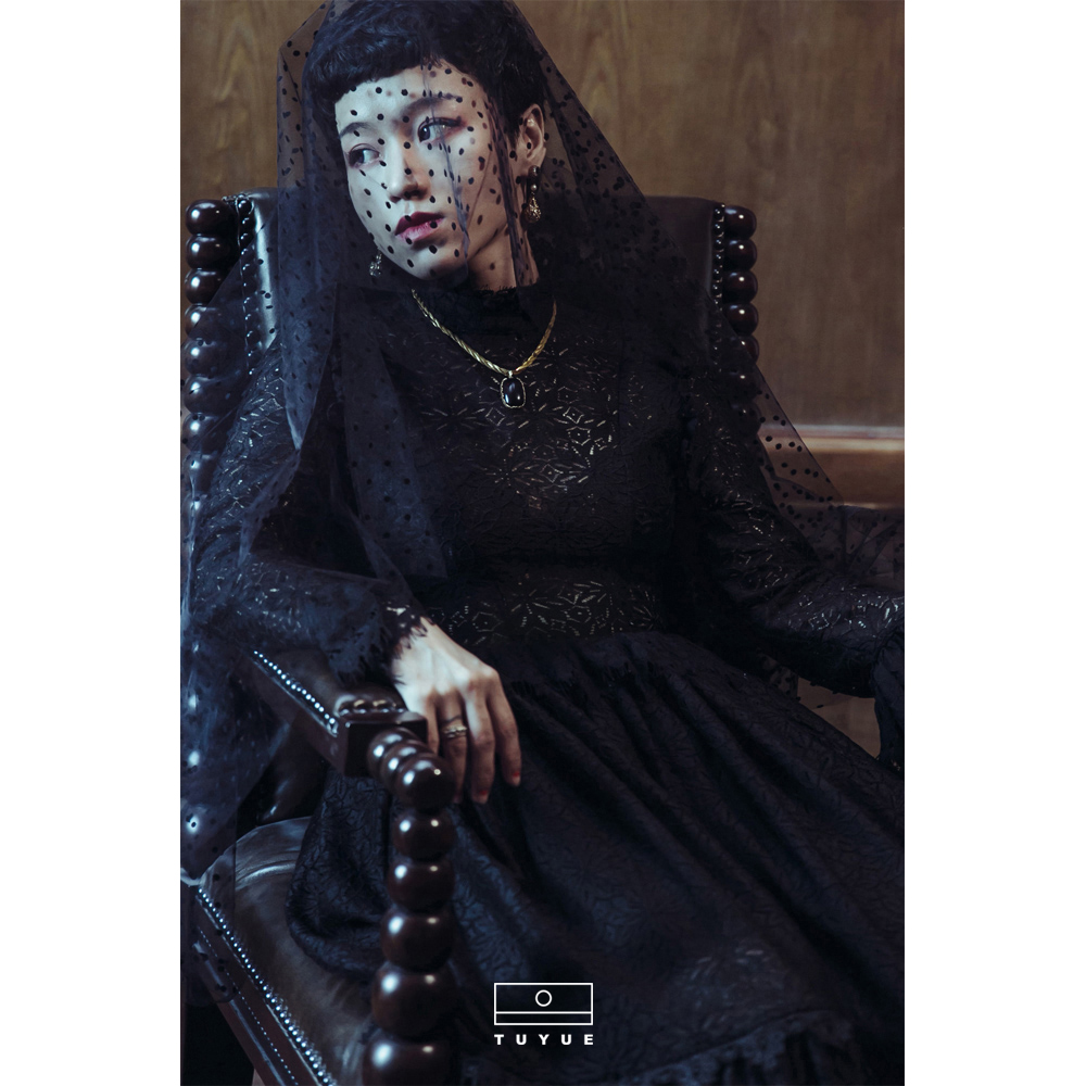 TUYUE coated moon original heavy work lace cashew dark black ocean dress design Gothic fluffy dress small gown