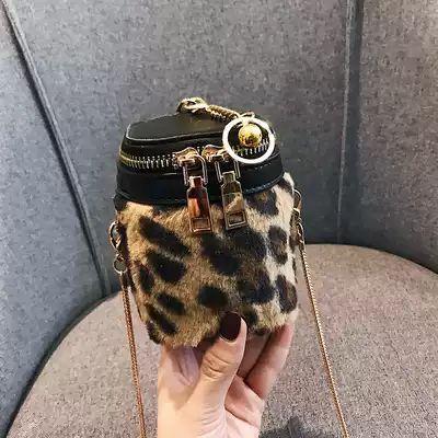 Children's bag ins Korean autumn and winter New plush BAO WEN shoulder bag beauty pop girl crossbody mini pocket