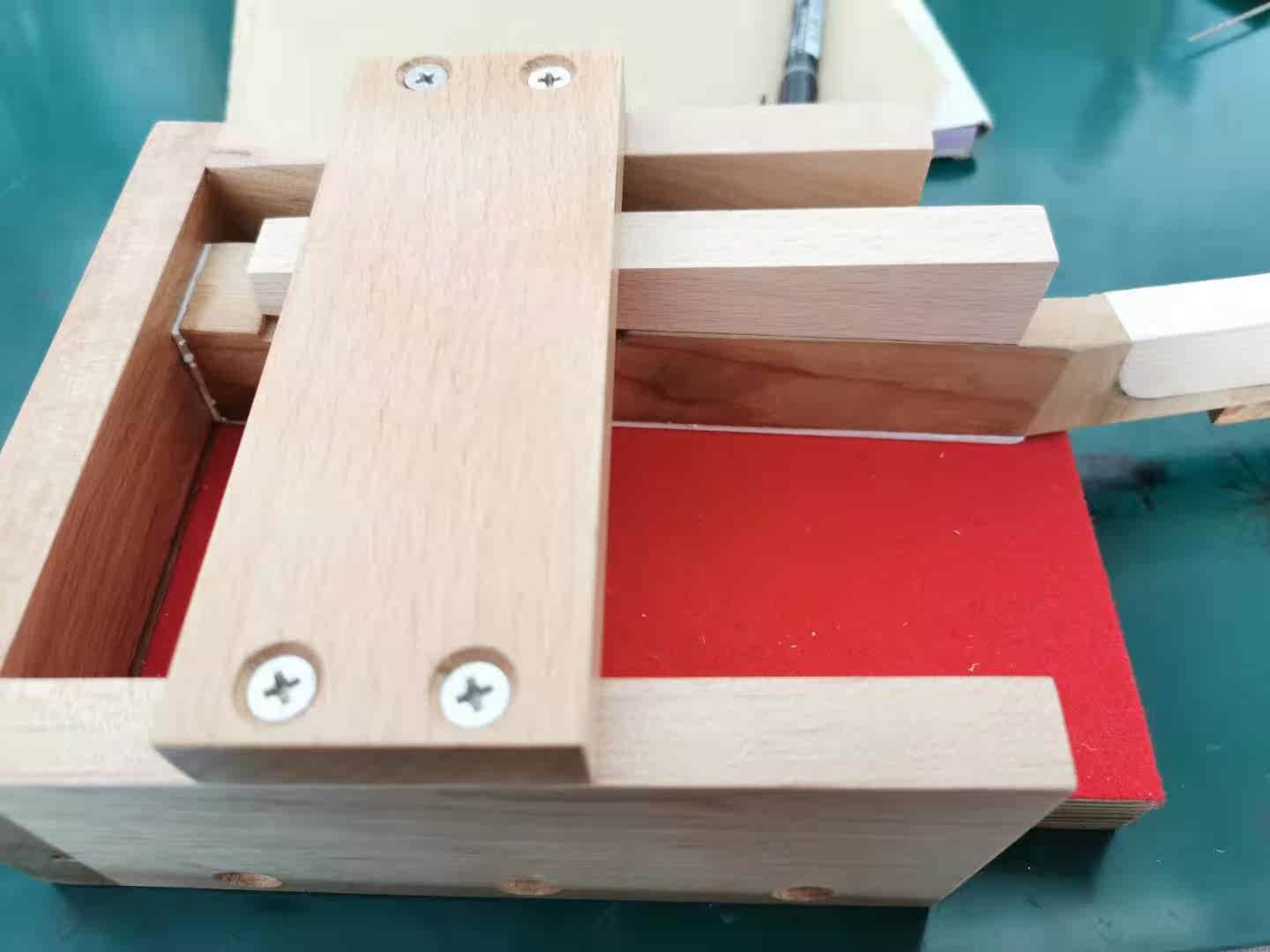 Mold for sticky white key sheet