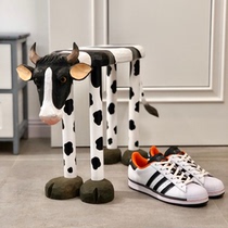 Solid wood Artisanal Engraving Nordic Animal Dairy Cow Swap Shoes For Home Doorway Creativity Entrance Short Bench Hyun Guan Wears A Shoe Stool