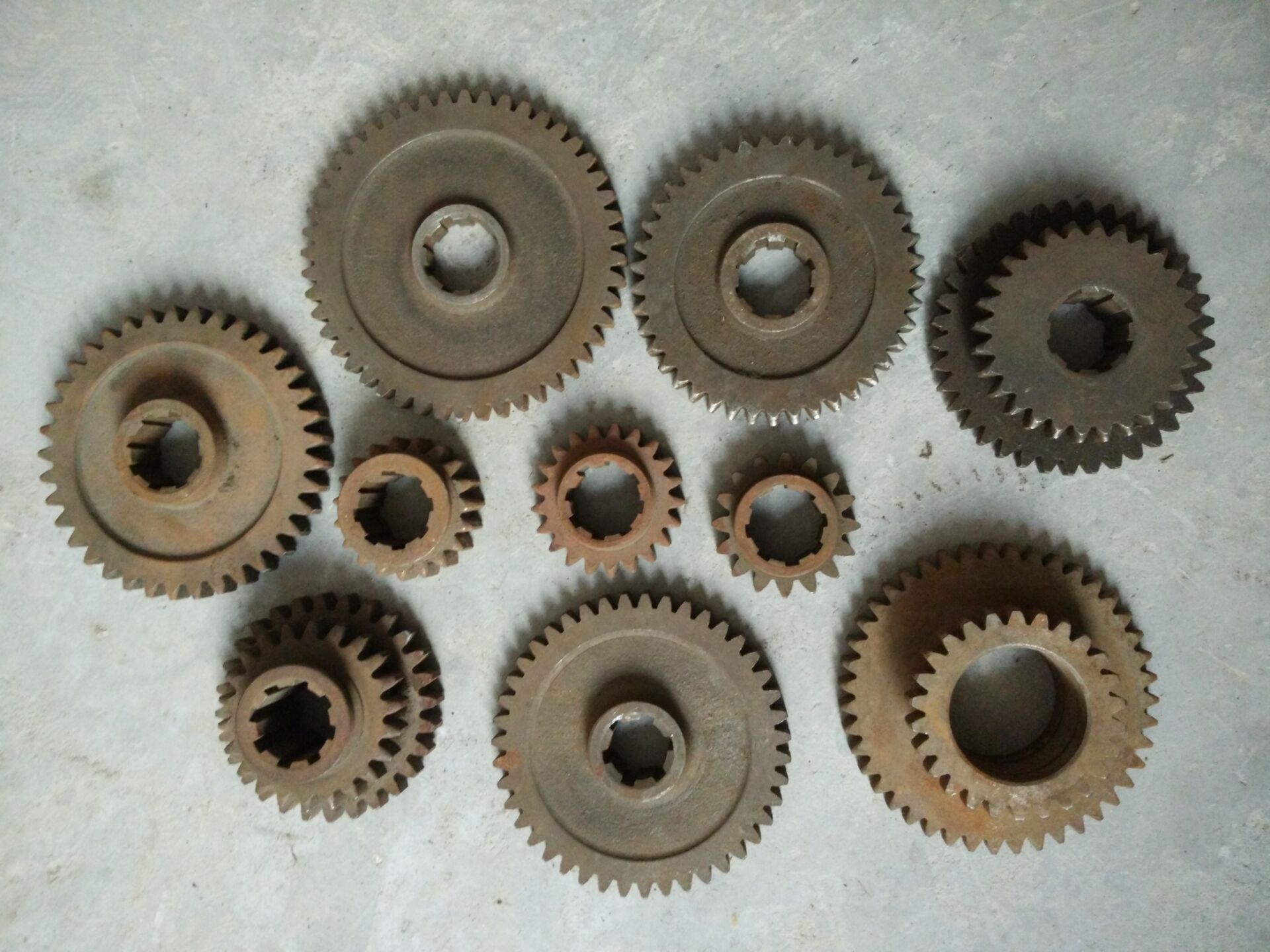 Large-force agricultural diesel engine three-wheeled five-gear six-gear rear axle gearbox gear gearbox accessories