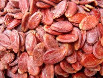 () Guangxi specialty authentic Xindu super red melon seeds 500g do not add original pigment raw melon seeds