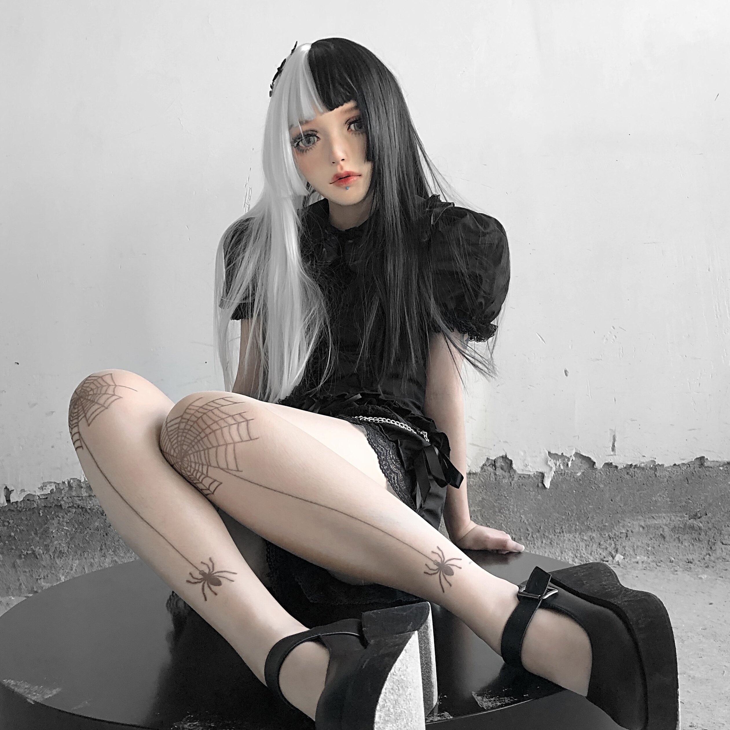 Broken bone cobweb pattern Spring and summer with pantyhose stockings in Kukuku Spring and Summer