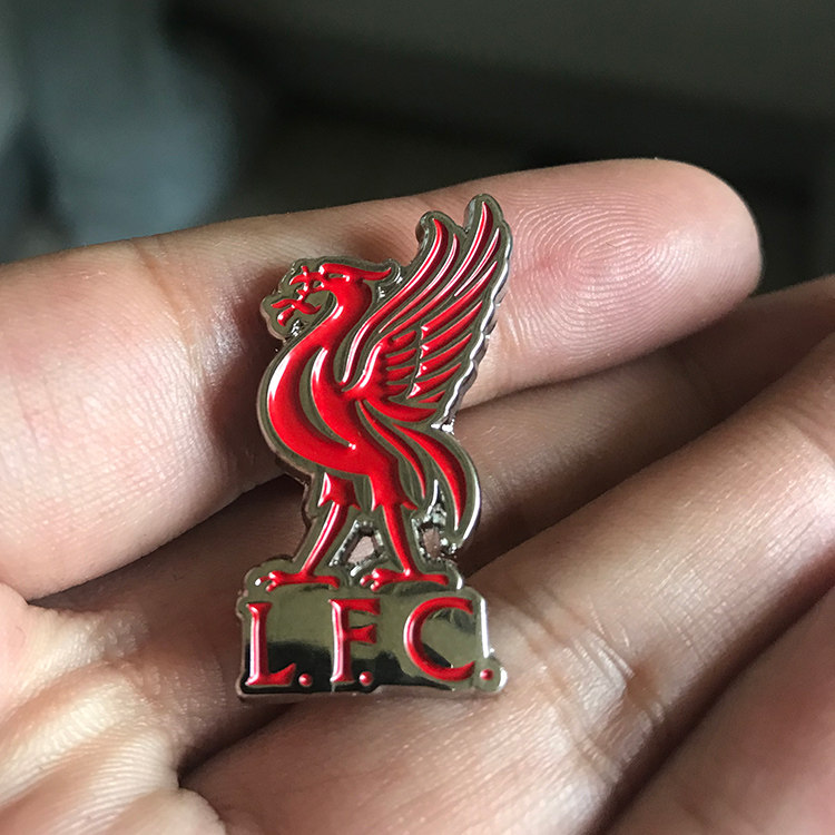 Premier League Liverpool metal badge team badge brooch key chain exquisite workmanship can't put it down