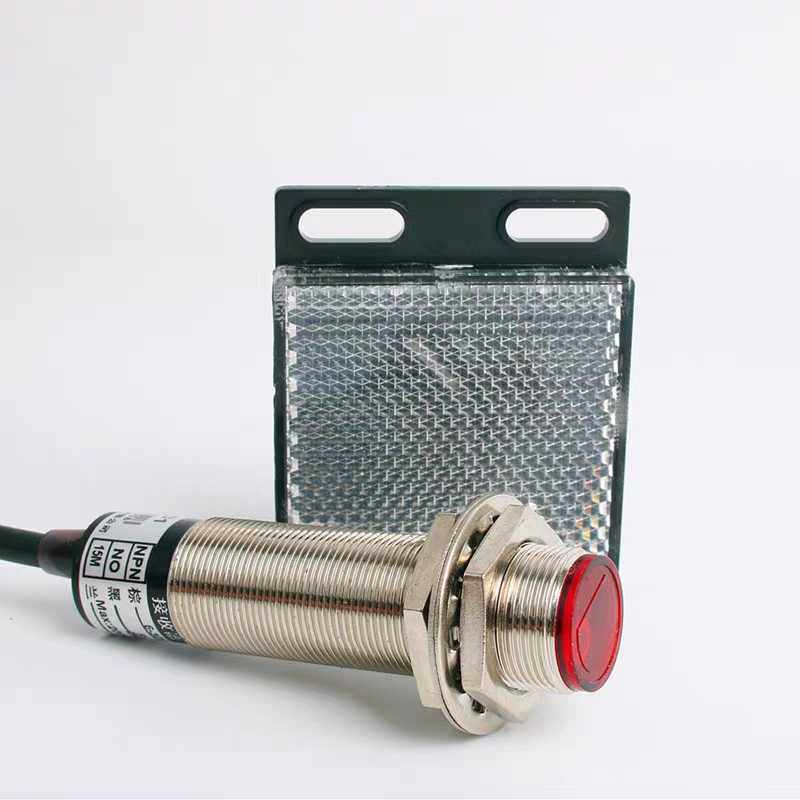 M18 laser feedback reflective optical switch Long-distance 20 meters reflective plate adjustable visible light NPN three-wire normally open