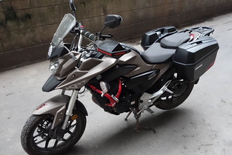Lifan KPT200 bên hộp ba hộp bên khung hộp phía sau KPT200 phát hành nhanh phụ kiện sửa đổi bên hộp - Xe gắn máy phía sau hộp thùng sau xe máy giá rẻ