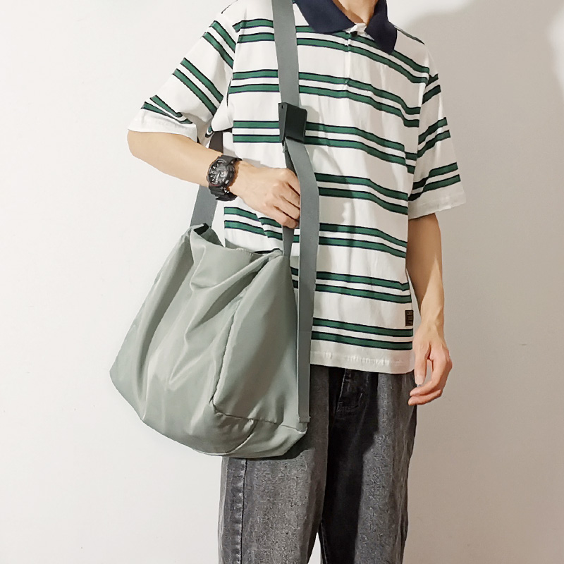 Special clearance one shoulder bag men's large capacity messenger bag sports and leisure travel bag women's waterproof student school bag