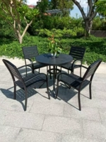 (Деревянно-пластиковый круглый стол диаметром 70) Один стол и 4 стула.