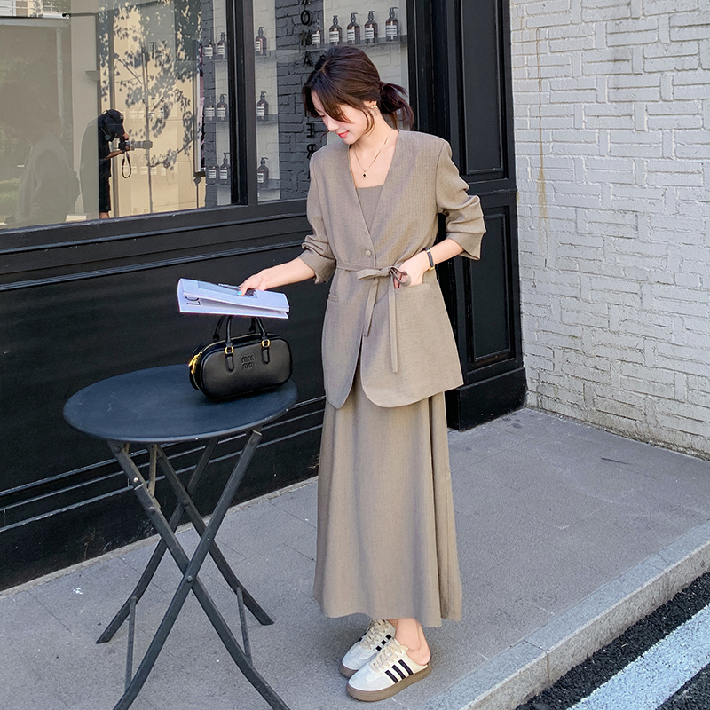 Maternity Spring and Autumn Outfit: Suit, Vest, Camisole Dress Two-Piece Set, Spring Fashion Stylish Trendy Suit