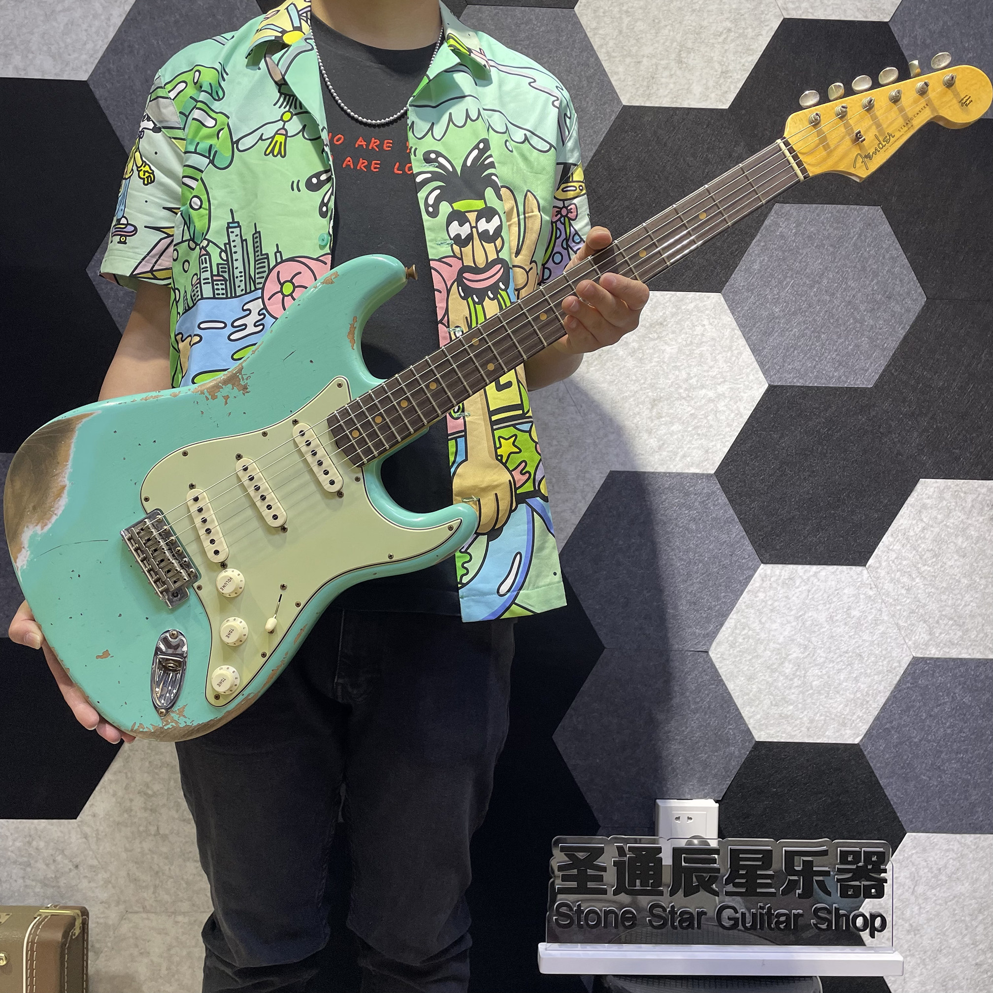 FENDER Custom Shop CS 60 Strat American production heavily made old electric guitar waves green