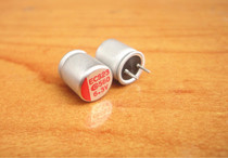 Original packaging Taiwan APAQ Yuyu State 6 3V560UF Solid State Capacitol Low ESR 8X8 105 degrees
