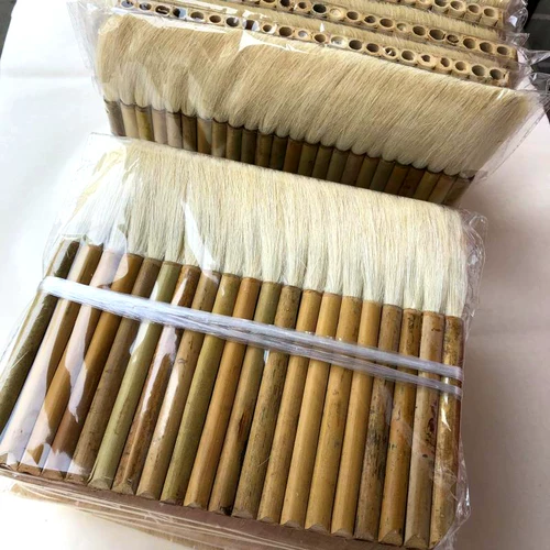 Смешивание шерстяной щетки для пасты с кистью для монтажа