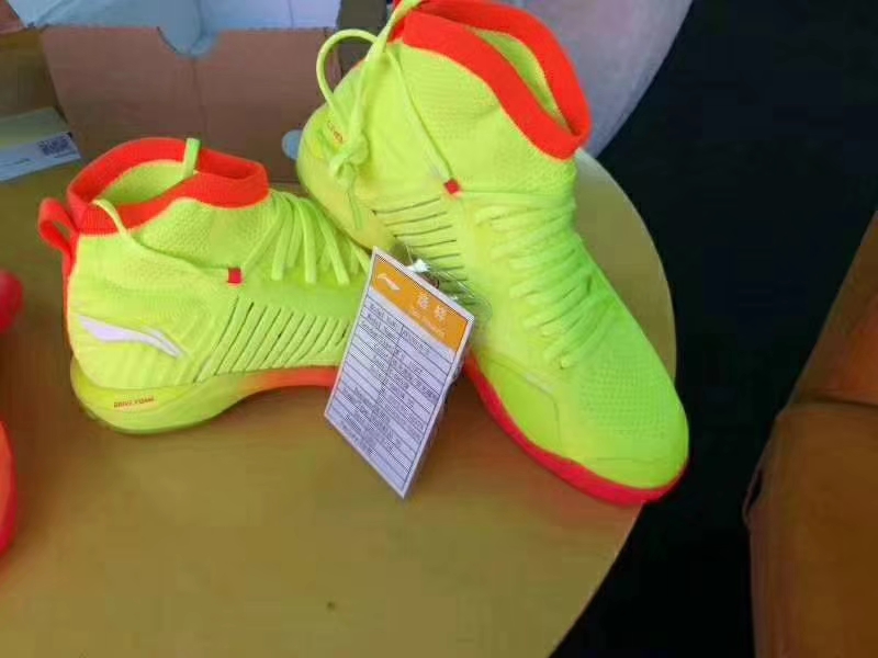 Giày cầu lông Li Ning chính hãng 2018 AYAN016 / 018/011/015 đột kích AYZP003 / 008 giày cầu lông adidas