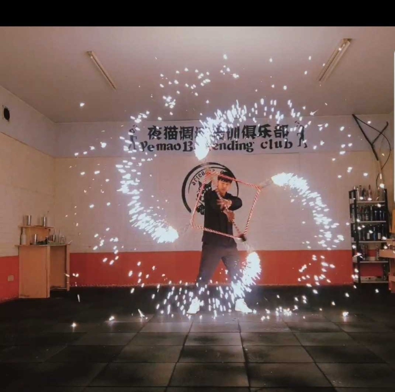 Led Four-Head Fire Wheel Bartender Performance Props