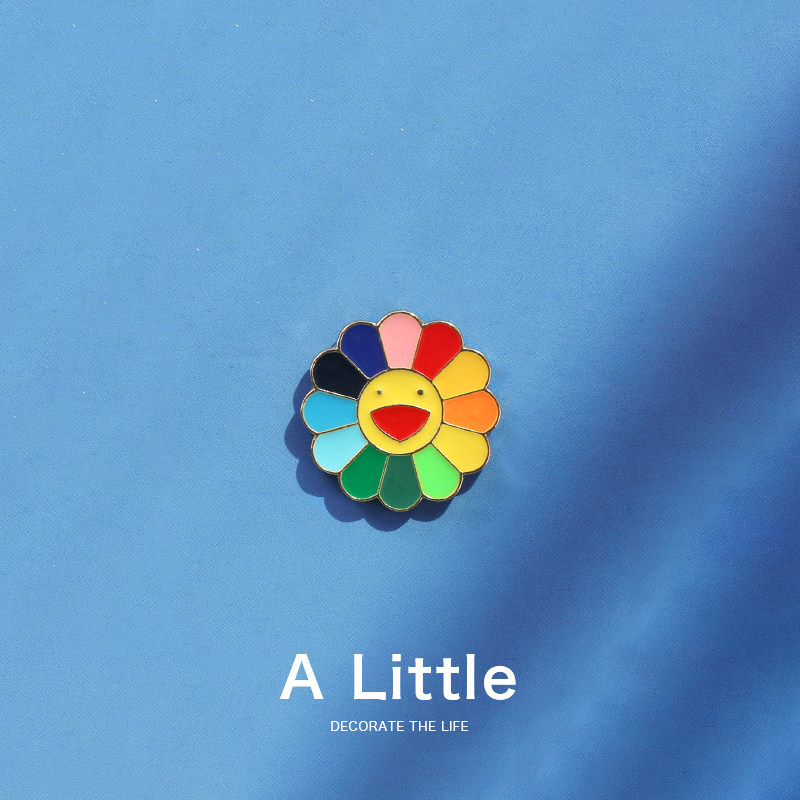 A Little Wang Yubo with sunflower brooch men and women badge sunflower neckline pin bag accessories