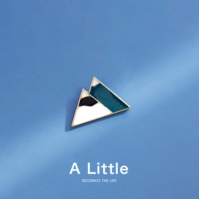 A Little Mount Fuji Brock Men and Women's Japanese Cute in Tide Close Needle Personality Badge Bookpackage decoration