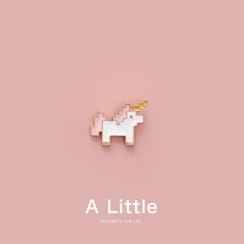 A Little Unicorn Teenage Girl Heart Brooch Cute Day Ensemble Cartoon Male and female badges collar Bag Decorations