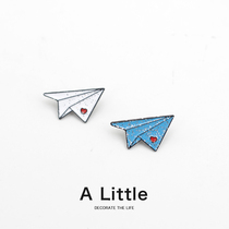 A Little love plane brooch men and women small badge couples personality pin decoration neckline bag accessories