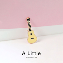 A Little ukulele brooch for men and women cute Japanese neckline personality pin badge bag decorations
