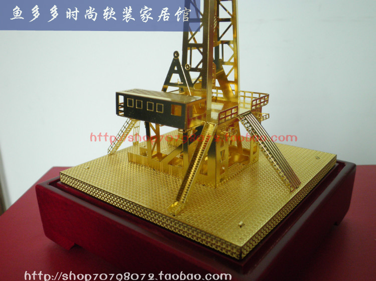 Đồng nguyên chất mạ vàng Trung Nguyên mỏ dầu mô hình derrick Da Khánh mỏ dầu derrick nền tảng mô hình tĩnh điểm quà tặng mỏ dầu đồ chơi trẻ em
