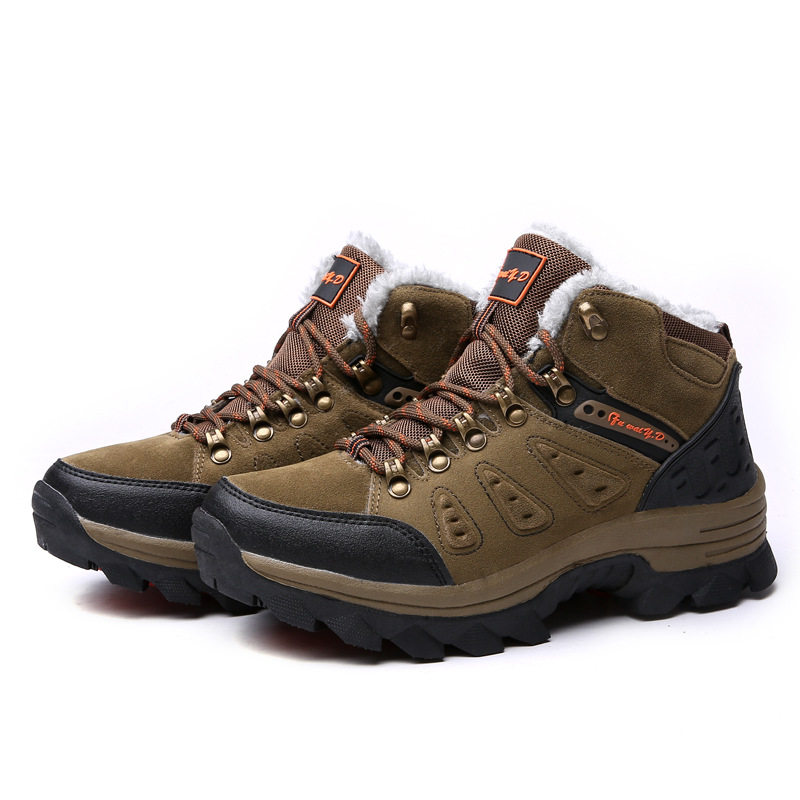 New winter men's snow boots outdoor hiking shoes trendy brand old shoes cold-proof warm Martin boots short tube 48 yards