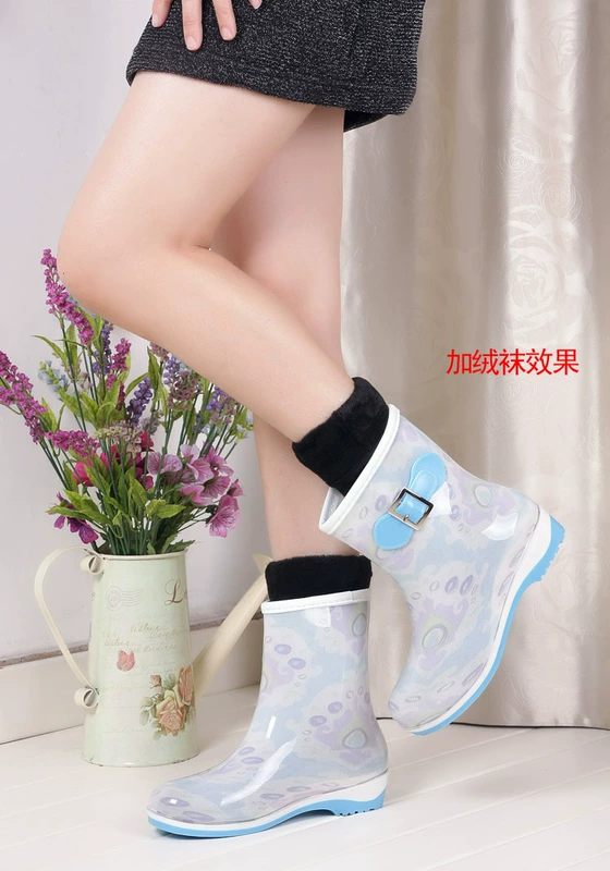 Giày ống đi mưa ống phụ nữ mùa xuân, mùa hè, mùa thu và mùa đông có thể mang giày đi mưa đi mưa thời trang có thể thêm đôi giày cao su nhung chống trượt ấm áp