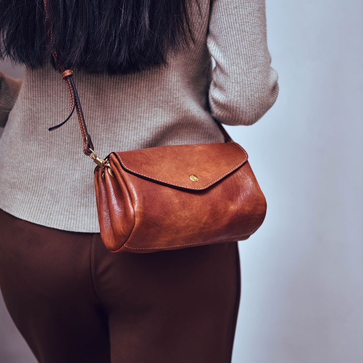 Original Multi-Compartment Lightweight Accordion-Style Women's Bag, Vegetable-Tanned Leather Phone Bag, First-Layer Cowhide Handmade Japanese-Style Solid Color Crossbody Bag Original Multi-Compartment Lightweight Accordion-Style Women's Bag, Vegetable-Tanned Leather Phone Bag, First-Layer Cowhide Handmade Japanese-Style Solid Color Crossbody Bag