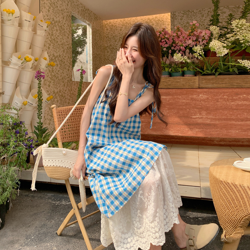 French-Style Sweet Blue Plaid Suspender Dress for Women, New Summer Style, Very Beautiful Lace Splicing Holiday-Style Long Dress