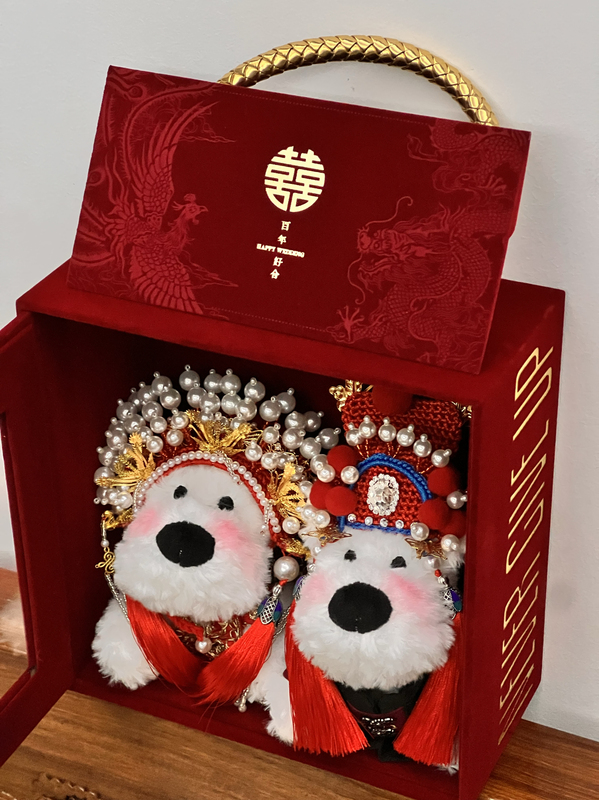 Creative Wedding Gift Box with West Highland Terrier Figurines, Unique Wedding Gift, Engagement Gift for Best Friend