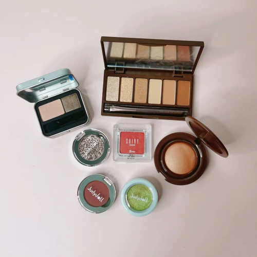 База под макияж, палетка теней, тени для век, матовые румяна, в коричневых тонах