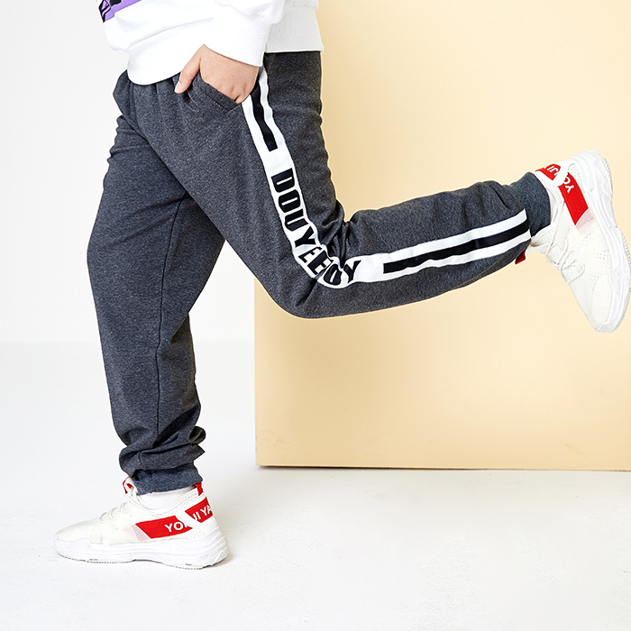 trẻ em béo sweatpants quần cậu bé lớn Loose trẻ em kích thước lớn ăn mặc mùa thu váy chất béo childrens quần bé trai quần tây giản dị mỏng