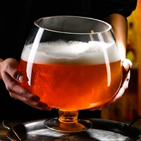 Вместительный и большой бокал, стеклянные очень большие герои, подходит для караоке-баров