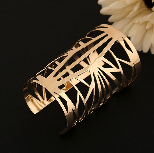 Openwork chạm khắc hợp kim rộng mở vòng tay khí chất lớn tay dài đồ trang sức vòng tay Đồ trang sức vòng tay thạch anh tóc vàng